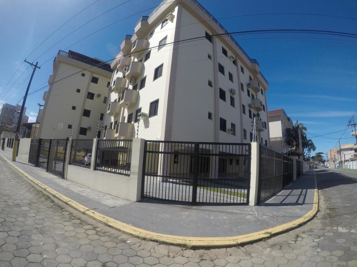 Apartamento Na Praia Grande Proximo A Feirinha E Mercado 乌巴图巴 外观 照片